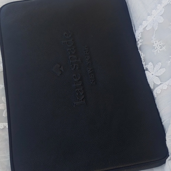 Kate Spade Laptop Pebbled Leather Padded Sleeve Black 15" x 10.5" - Picture 8 of 17
